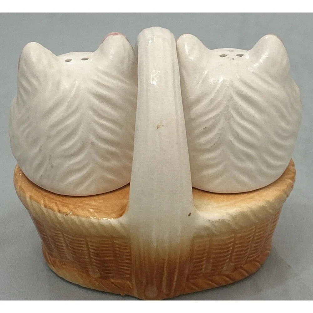 Vintage Ceramic White Cats in Basket Salt Pepper Shaker Set Japan